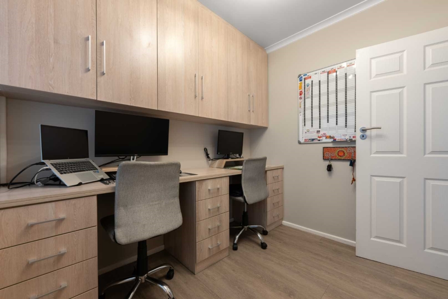 3 Bedroom Property for Sale in Rondebosch Western Cape